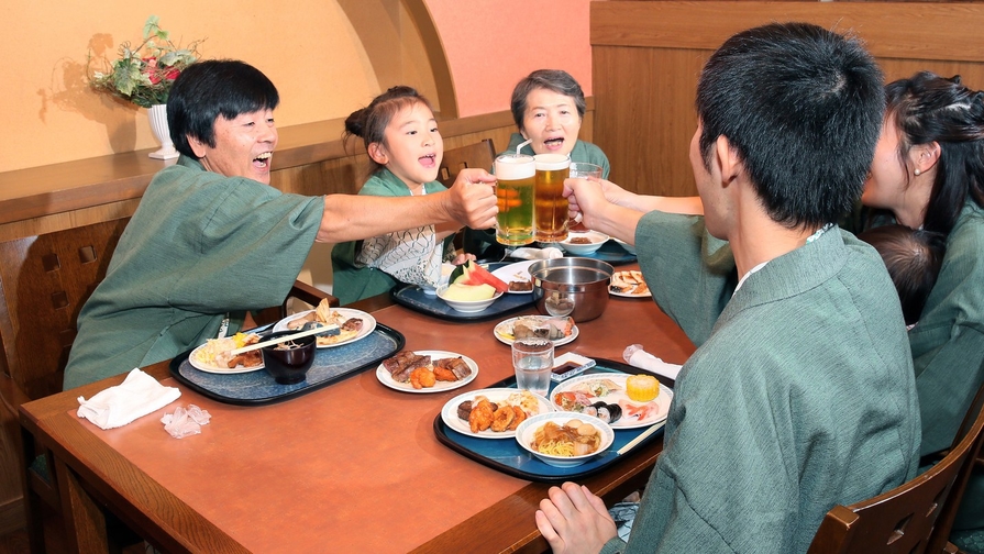 【飲み放題】みんなで乾杯！飲み放題90分付★夕食はマルスコイバイキング【一泊二食】